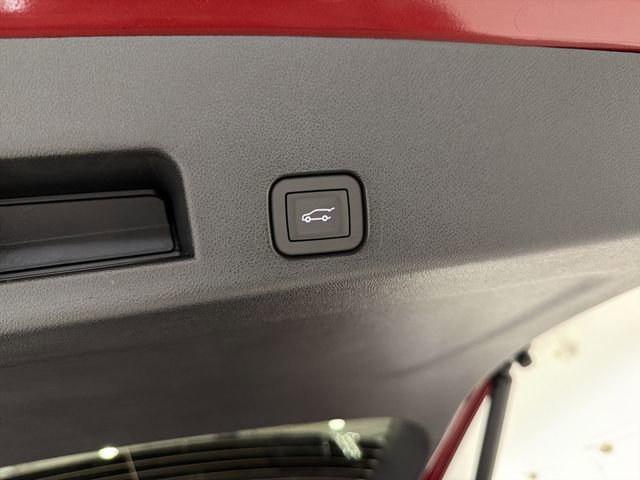 New 2026 GMC Acadia Denali w/ Super Cruise Package FWD image 16