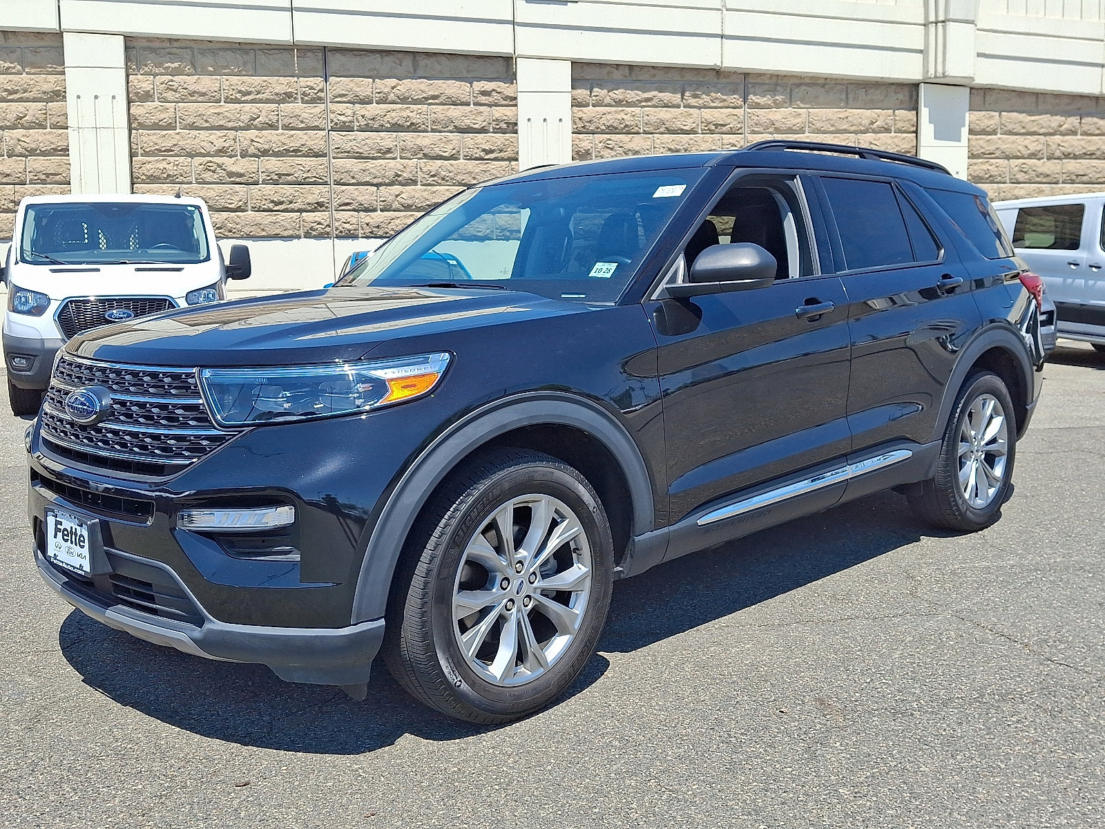 Used 2023 Ford Explorer XLT w/ Equipment Group 202A AWD/4WD image 1