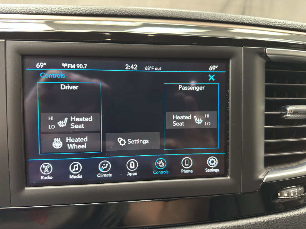 Used 2019 Chrysler Pacifica Touring-L FWD image 13