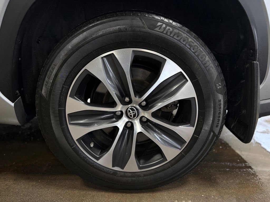 Used 2022 Toyota Highlander XLE image 30
