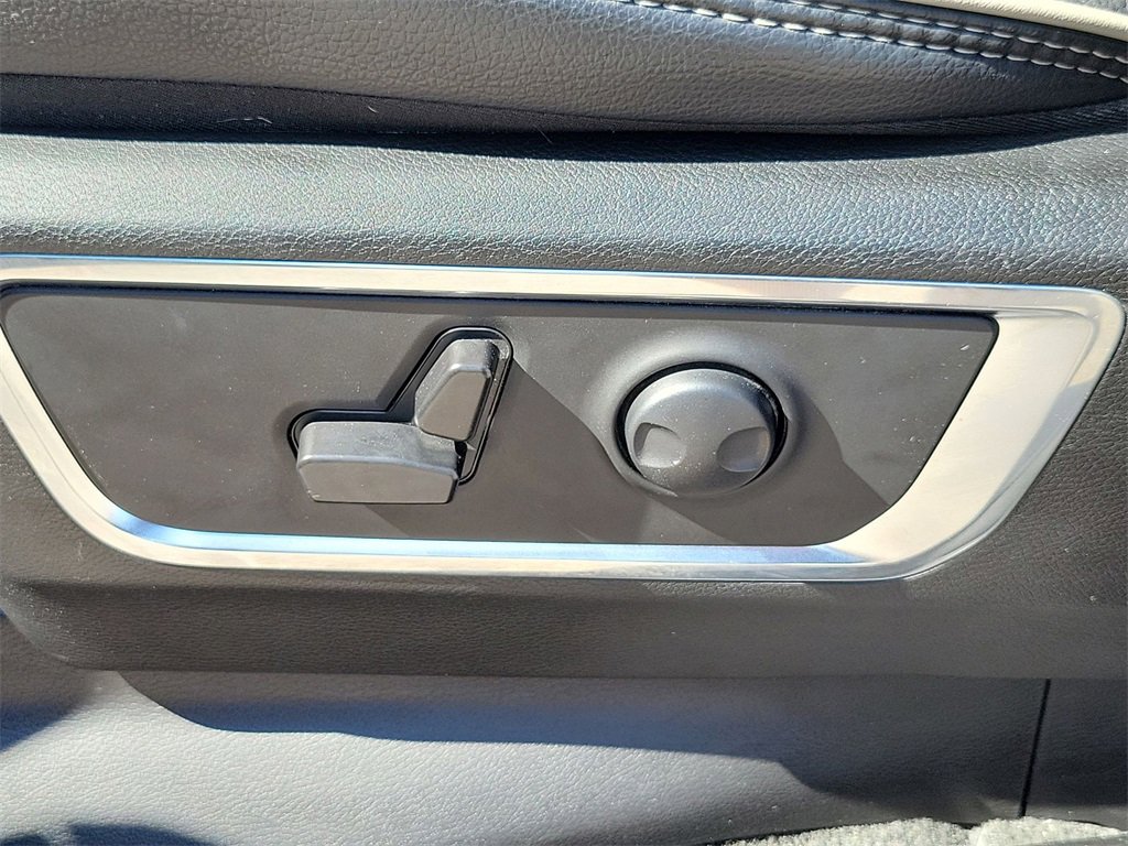 Used 2024 RAM 1500 Laramie image 14