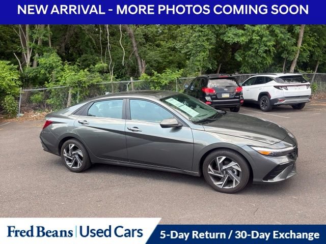 Used 2025 Hyundai Elantra SEL FWD image 4