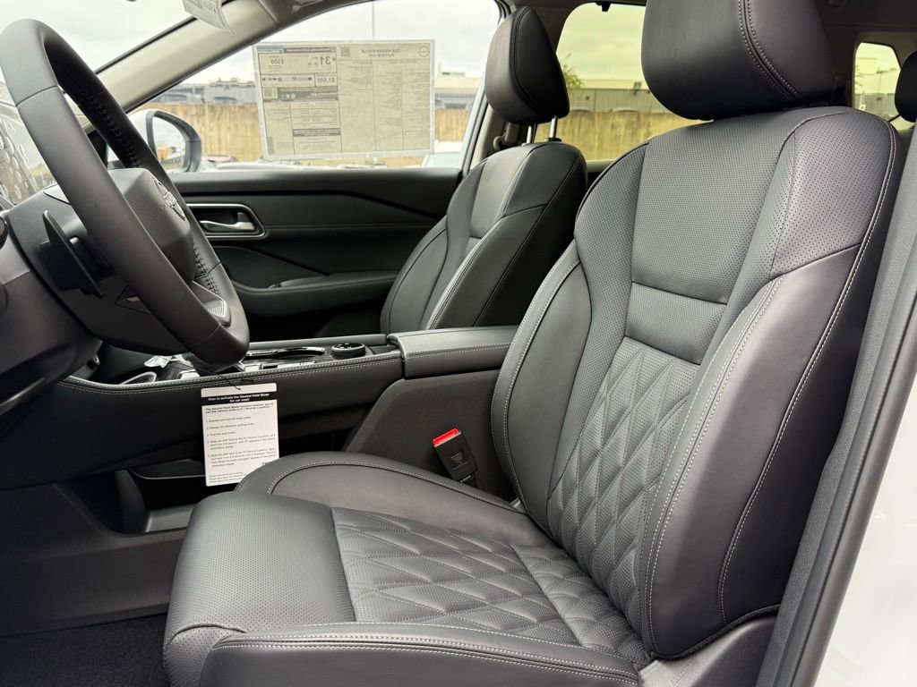 New 2026 Nissan Rogue Platinum image 16