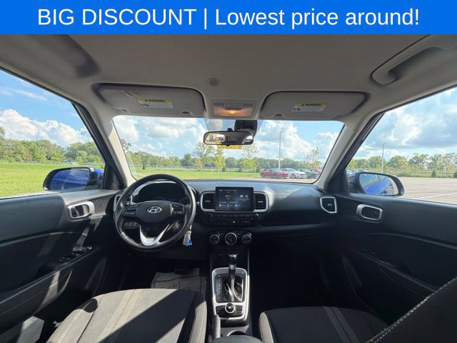 Used 2021 Hyundai Venue SEL FWD image 16