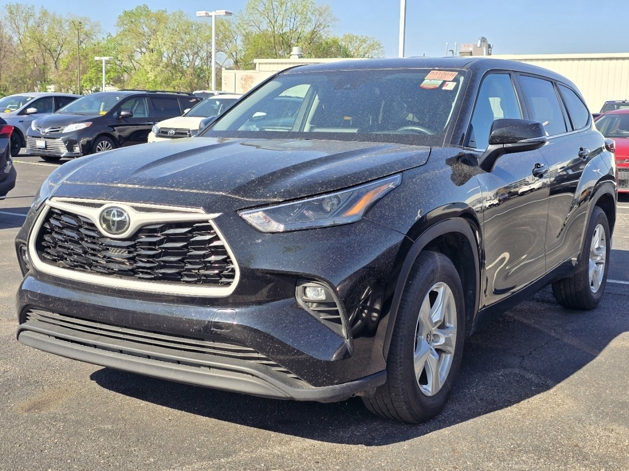 Certified 2025 Toyota Highlander LE image 3
