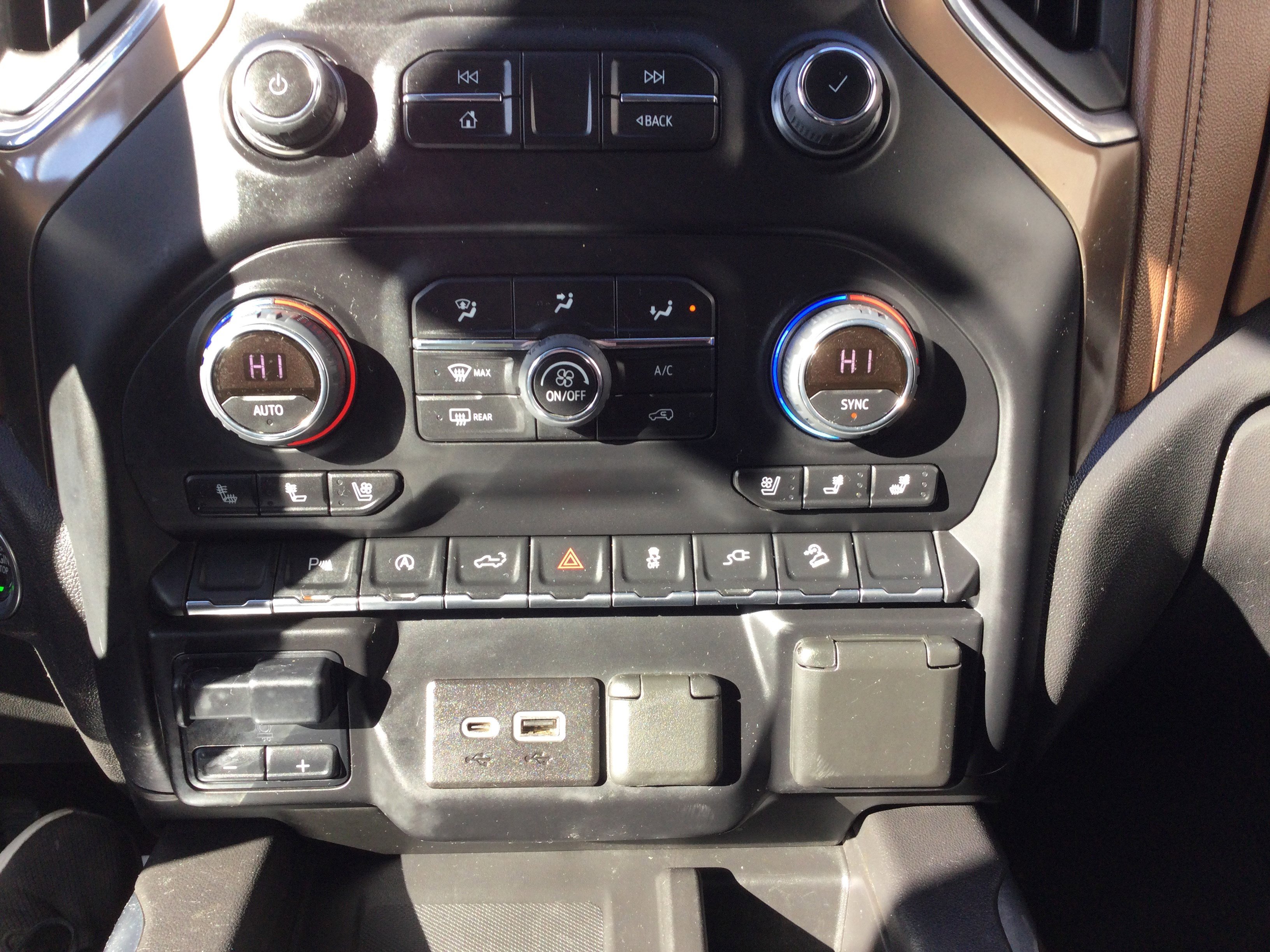 Used 2022 Chevrolet Silverado 1500 High Country w/ Z71 Off-Road Package image 14