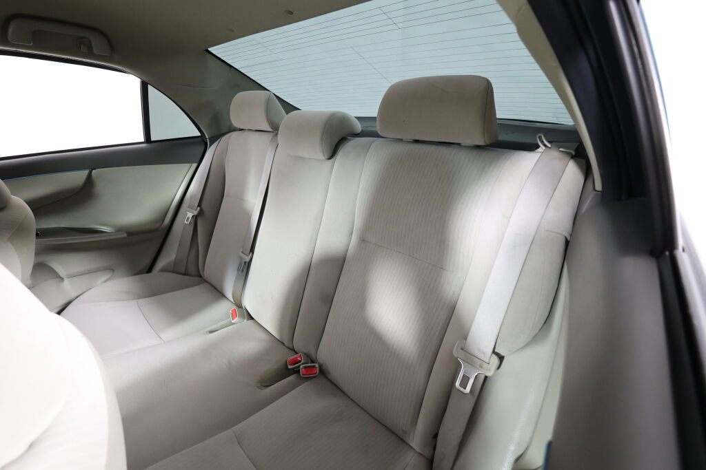 Used 2010 Toyota Corolla LE FWD image 15