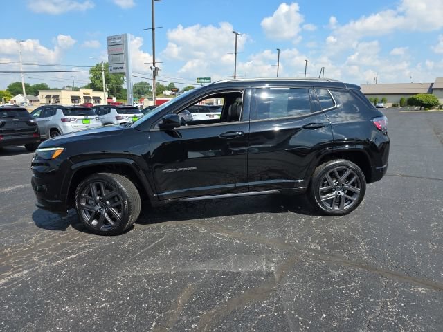 Used 2025 Jeep Compass Limited w/ Driver Assist Group I AWD/4WD image 3