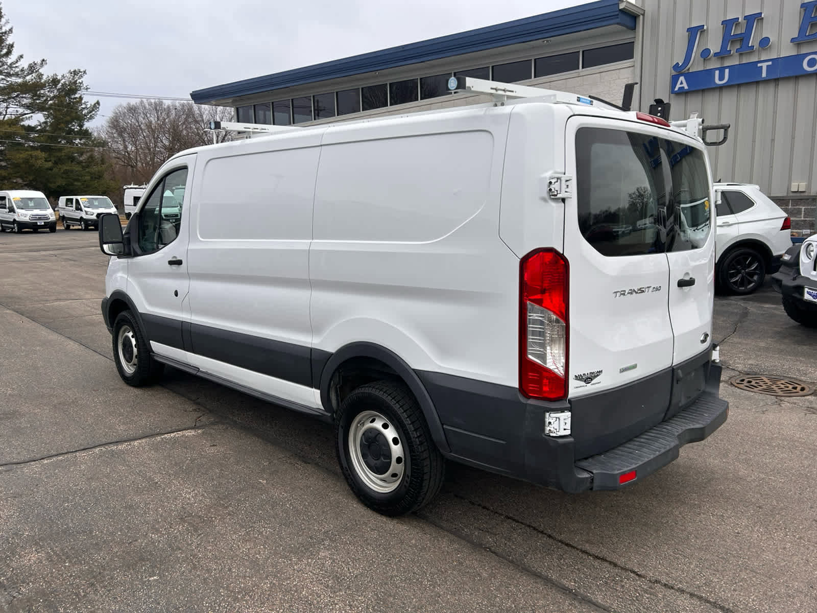 Used 2015 Ford Transit 250 130 Low Roof image 5