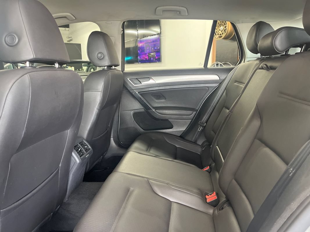 Used 2015 Volkswagen Golf TDI S FWD image 38