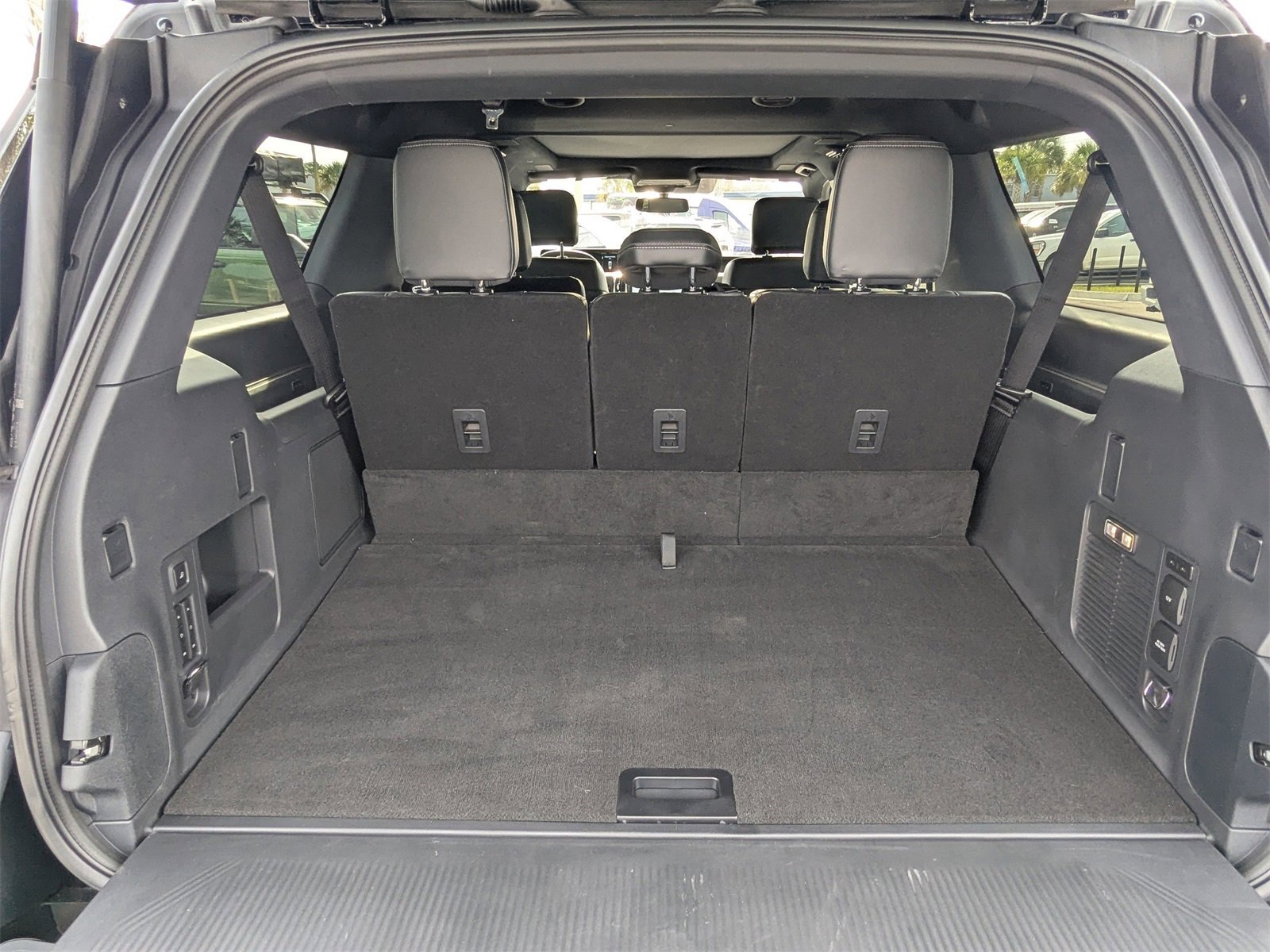 Used 2025 Ford Expedition Max Platinum w/ Stealth Performance Package image 13