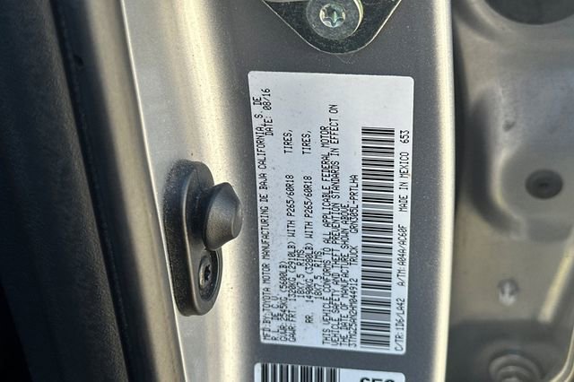 Used 2017 Toyota Tacoma Limited image 38