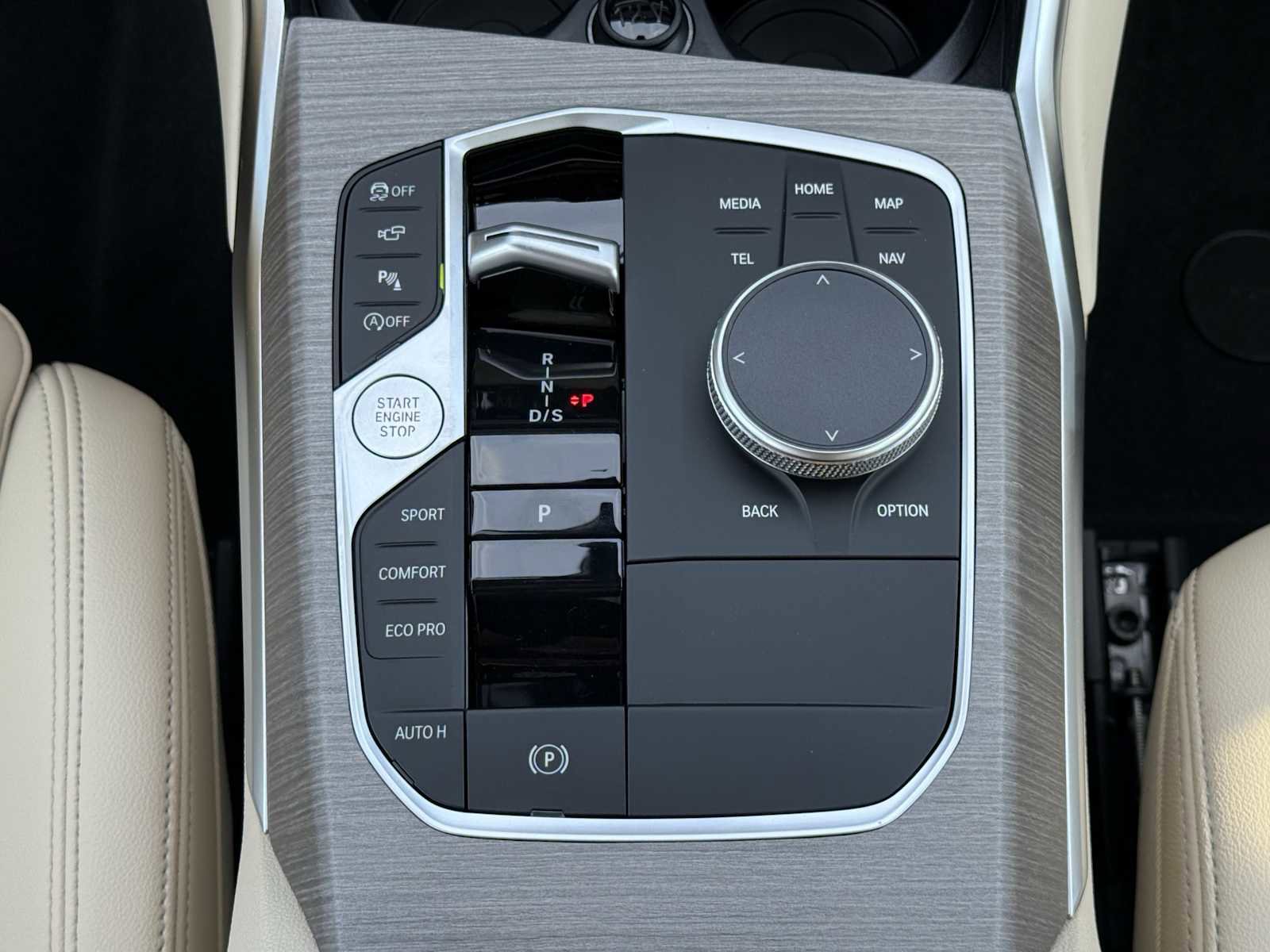 New 2025 BMW 330i xDrive Sedan w/ Premium Package image 17