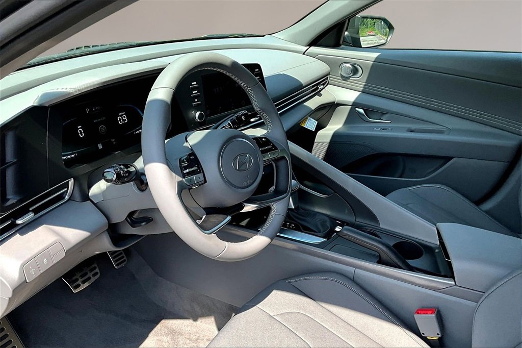 New 2025 Hyundai Elantra Sport image 6