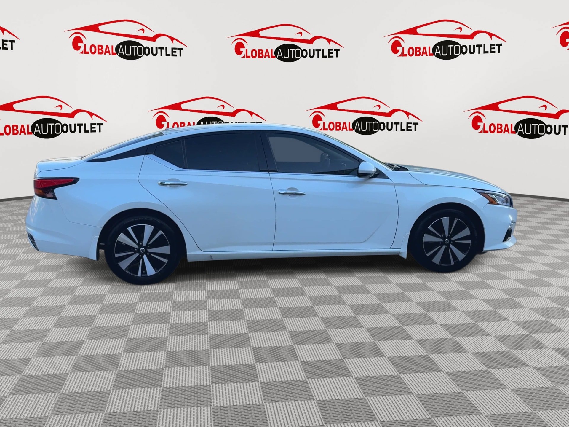 Used 2020 Nissan Altima 2.5 SL FWD image 9