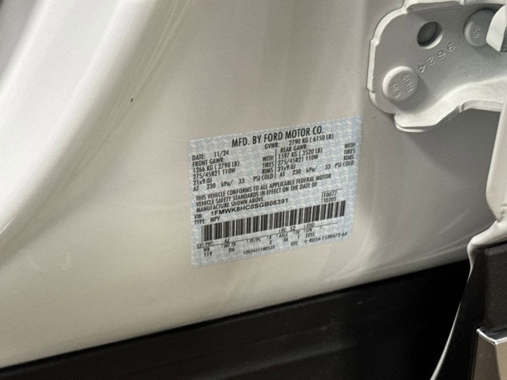 Used 2025 Ford Explorer Platinum w/ Ultimate Package image 35
