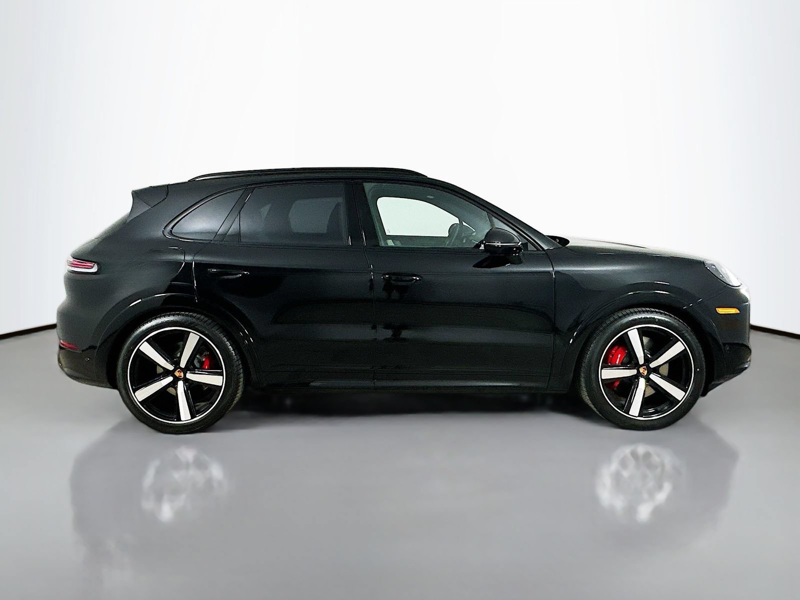 New 2026 Porsche Cayenne GTS AWD/4WD image 4