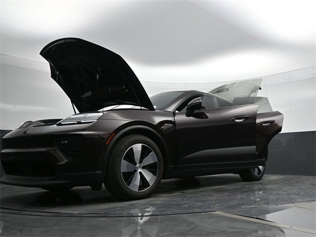 Used 2024 Porsche Macan 4 Electric image 26