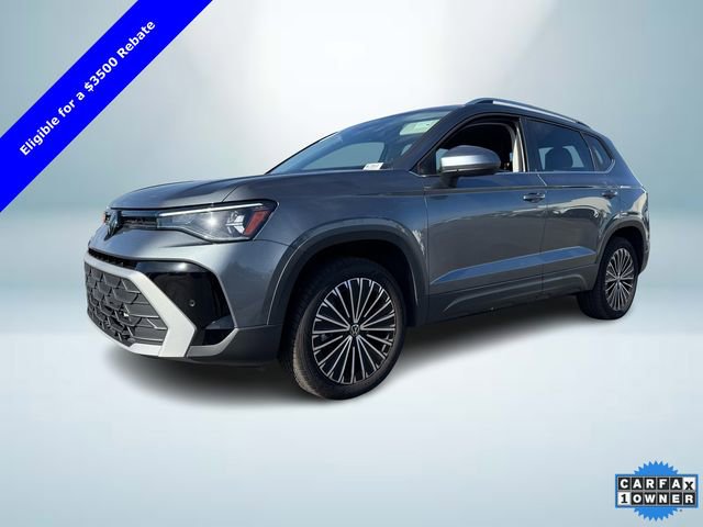 Certified 2025 Volkswagen Taos SE FWD image 2