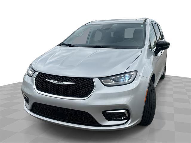 Used 2024 Chrysler Pacifica Limited FWD image 1