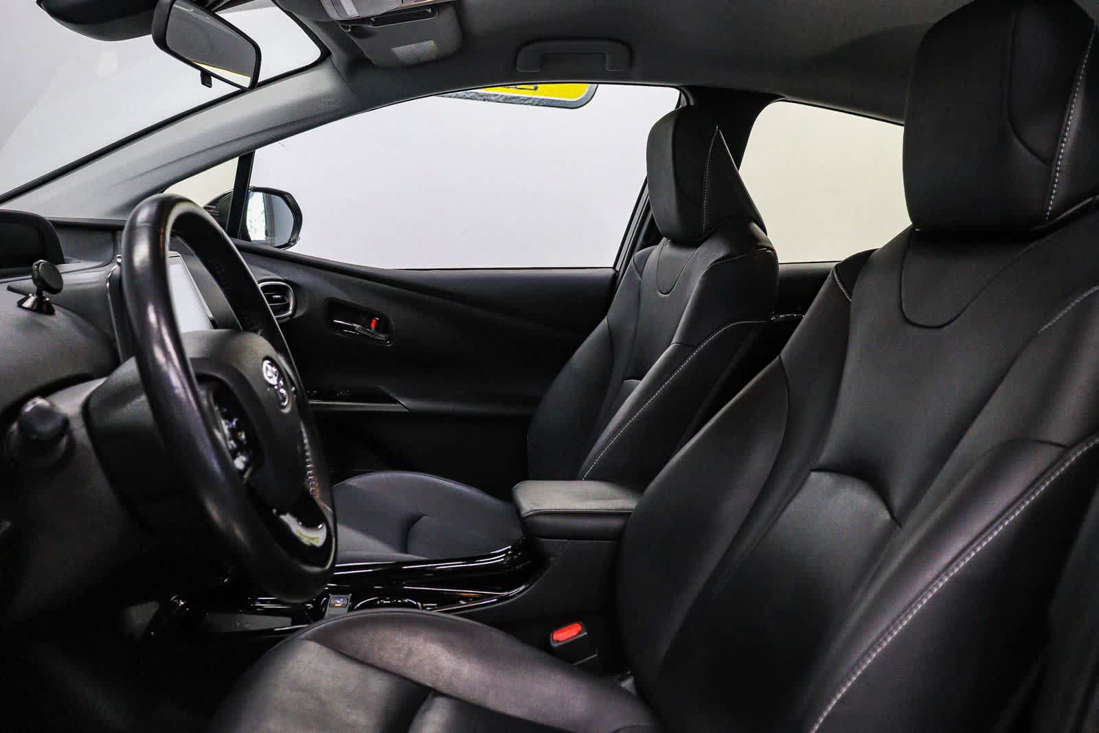 Used 2021 Toyota Prius Prime XLE FWD image 19