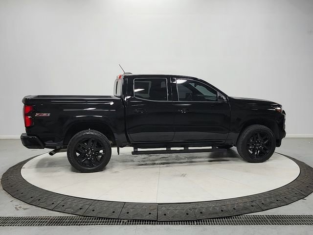 Used 2025 Chevrolet Colorado Z71 w/ Technology Package AWD/4WD image 8