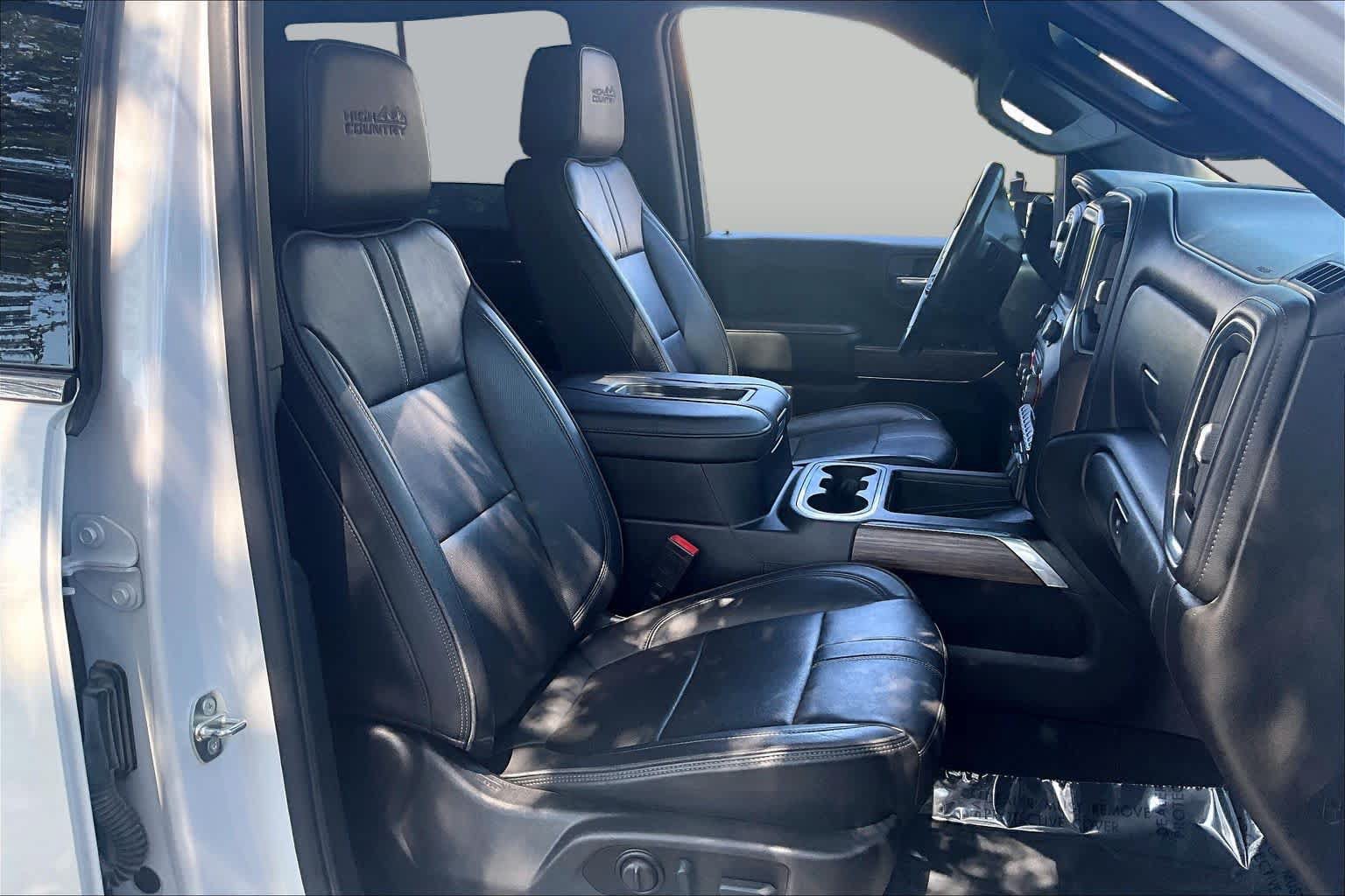 Used 2022 Chevrolet Silverado 2500 High Country w/ Safety Package II AWD/4WD image 8