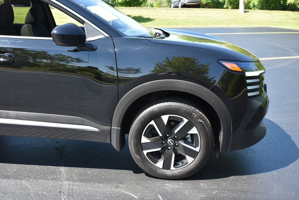 Used 2026 Nissan Kicks SV w/ SV Premium Package AWD/4WD image 3
