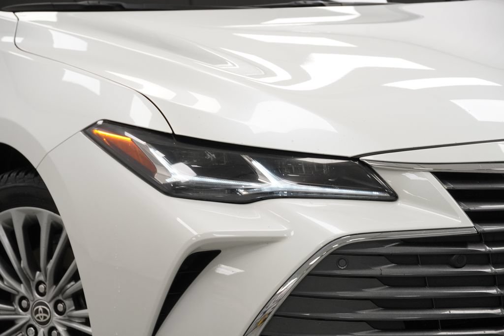 Used 2021 Toyota Avalon Limited w/ Advanced Safety Package FWD image 5