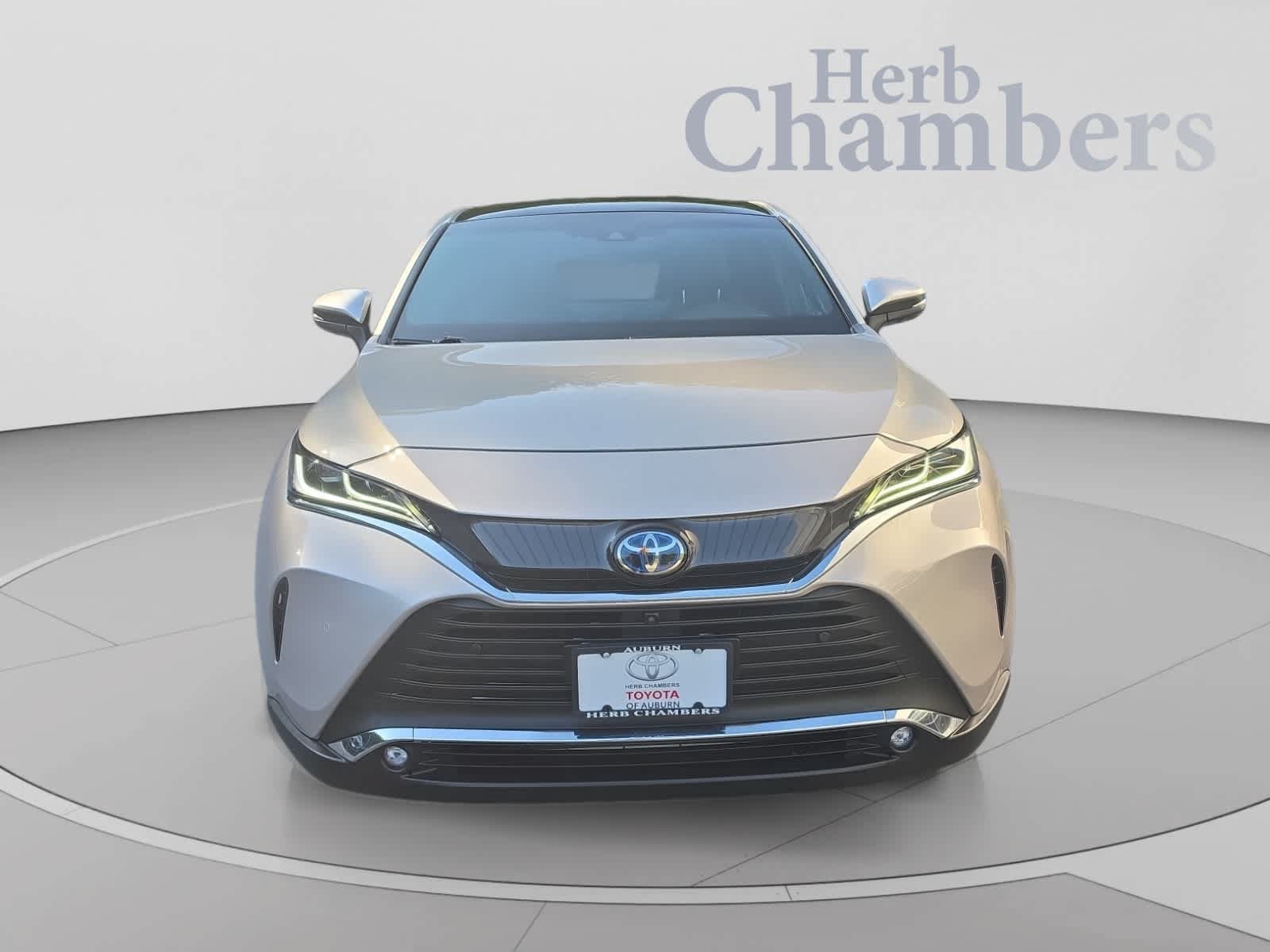 Used 2024 Toyota Venza Limited AWD/4WD image 2