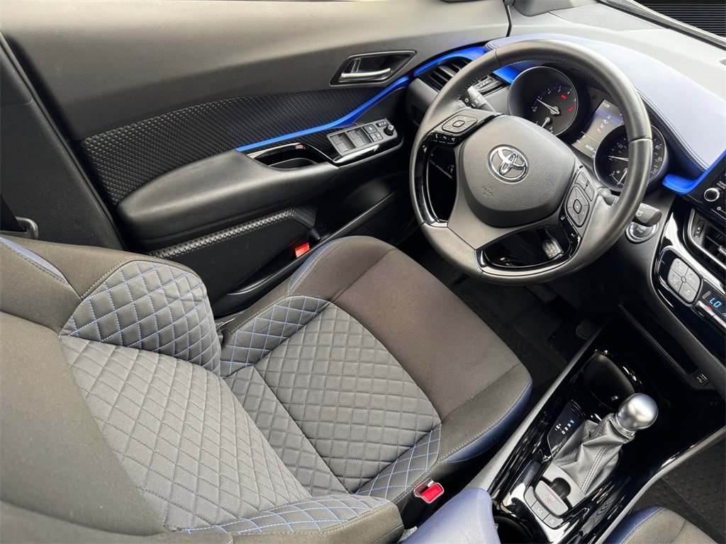 Used 2021 Toyota C-HR XLE image 15