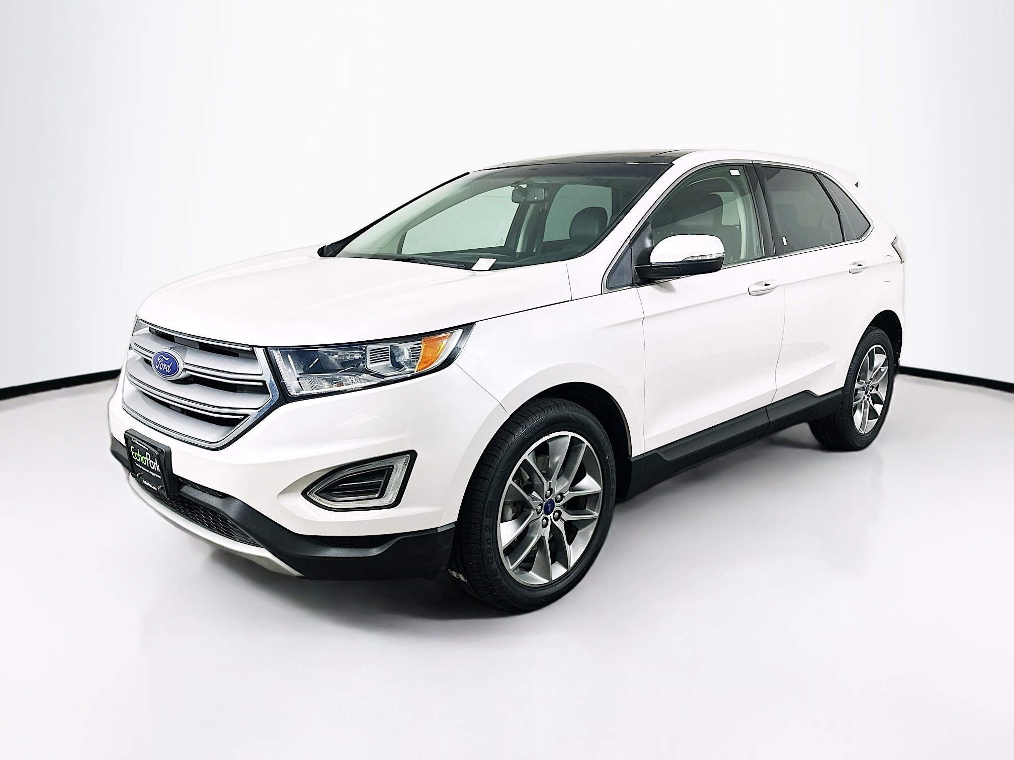 Used 2017 Ford Edge Titanium w/ Equipment Group 301A FWD image 3
