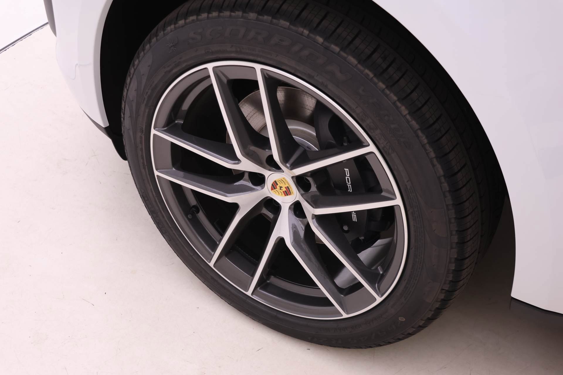 Used 2025 Porsche Macan image 7