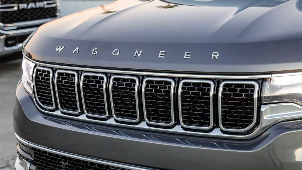 Certified 2024 Jeep Wagoneer L Series II w/ Flexible Seating Group image 6