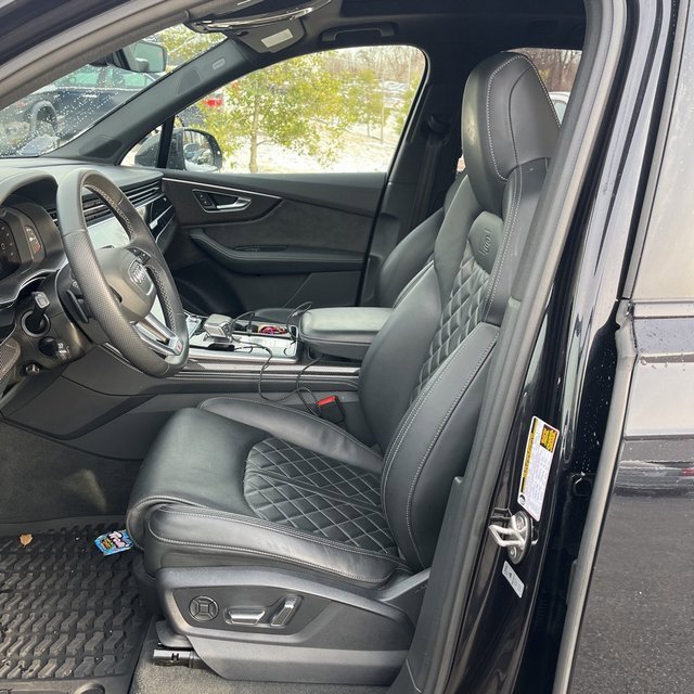 Used 2021 Audi SQ7 Prestige w/ Prestige Package image 2