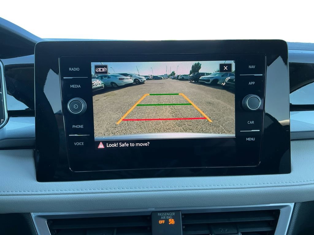 New 2025 Volkswagen Taos SEL image 17