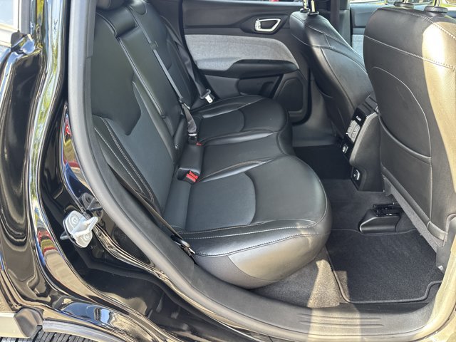 Certified 2023 Jeep Compass Latitude w/ Sun and Sound Group AWD/4WD image 17