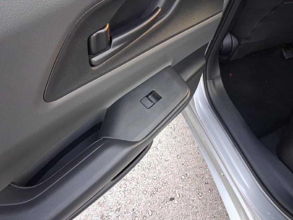 Used 2025 Toyota Prius LE FWD image 15