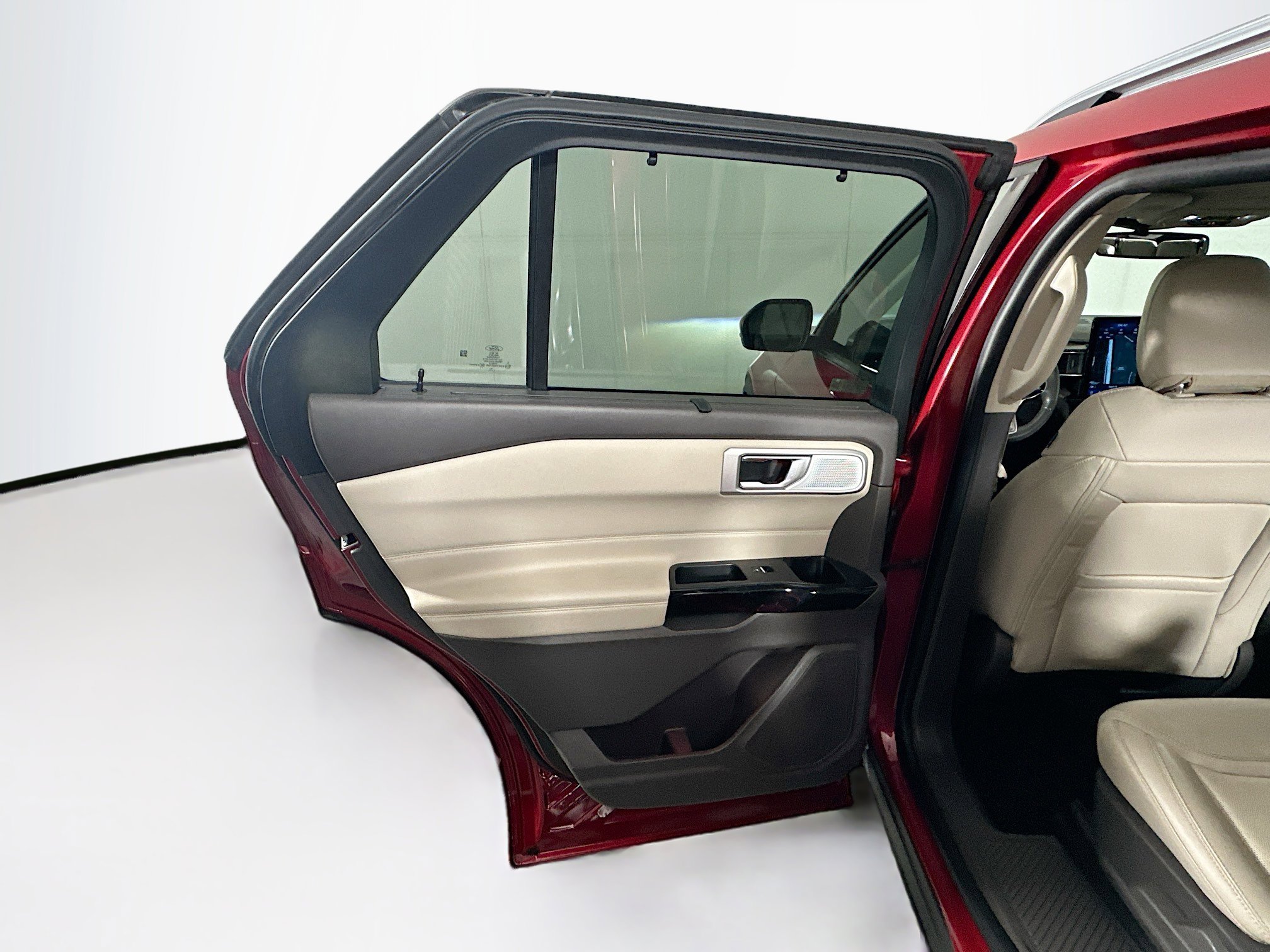 Used 2022 Ford Explorer Platinum w/ Equipment Group 601A image 25