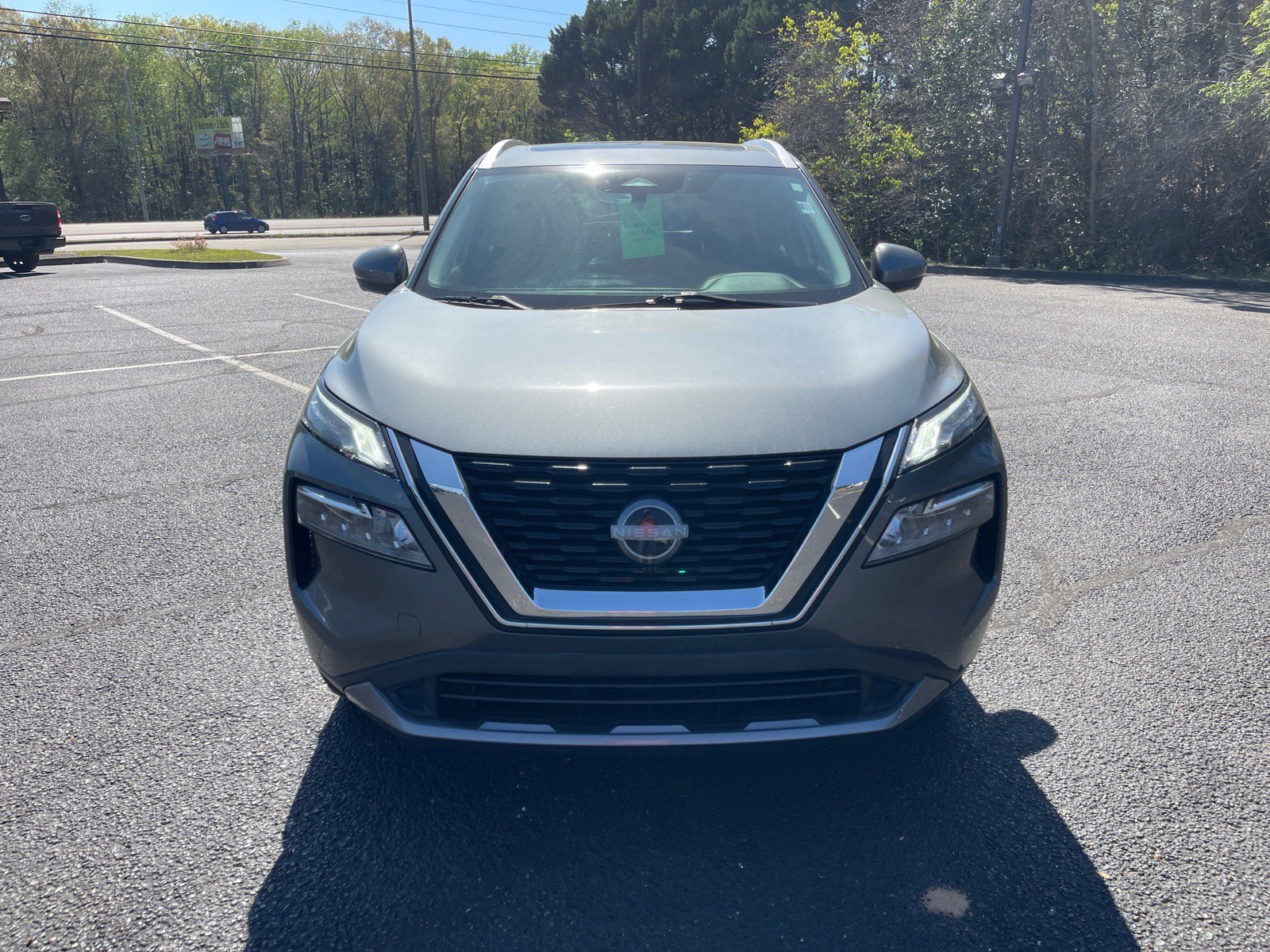 Used 2023 Nissan Rogue SL AWD/4WD image 2