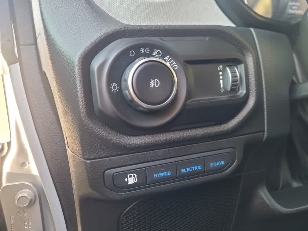 Used 2024 Jeep Wrangler Unlimited w/ Convenience Group AWD/4WD image 11