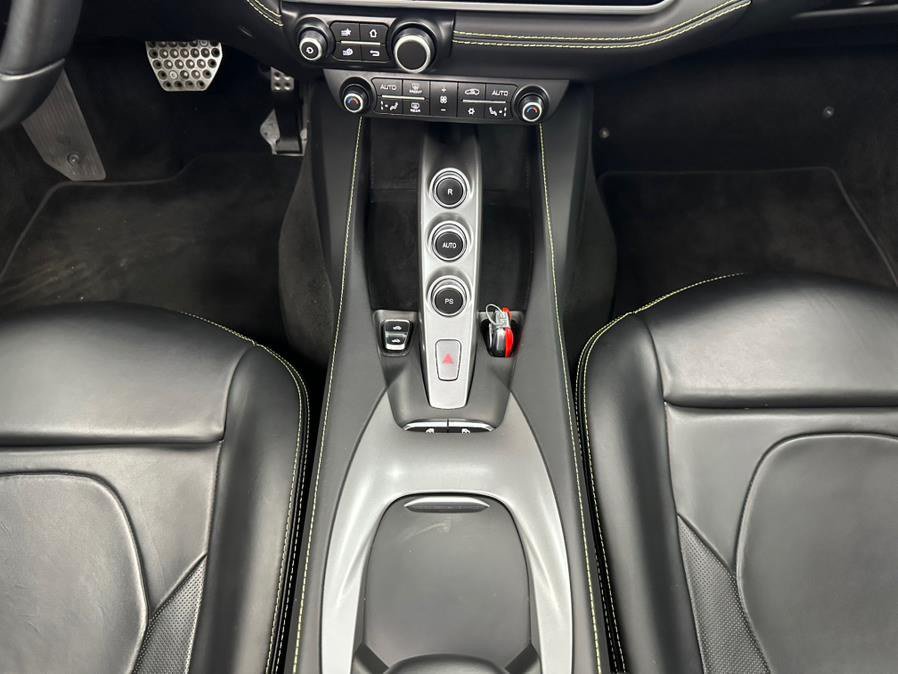 Used 2019 Ferrari Portofino RWD image 74