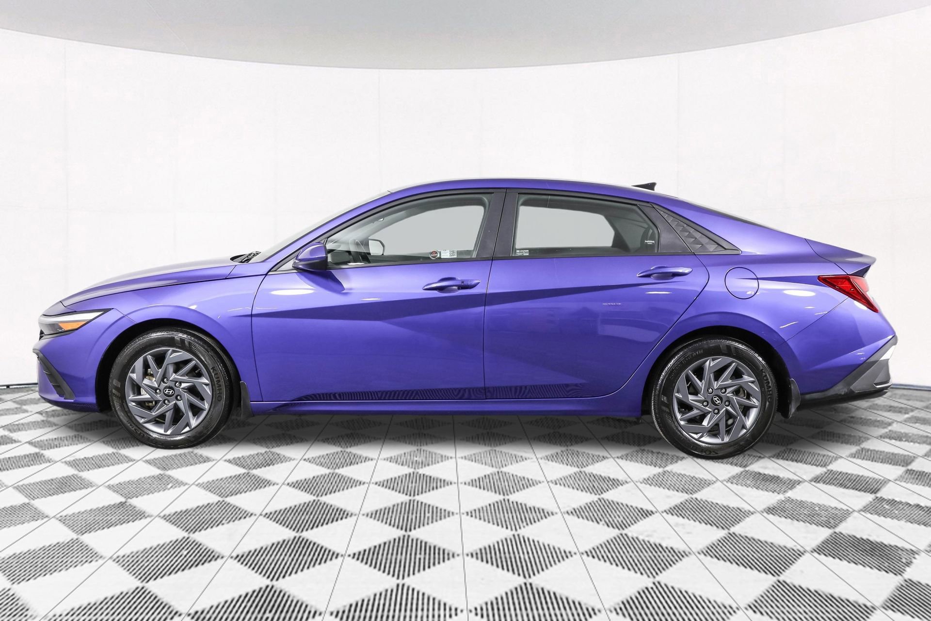 Used 2024 Hyundai Elantra SEL image 19