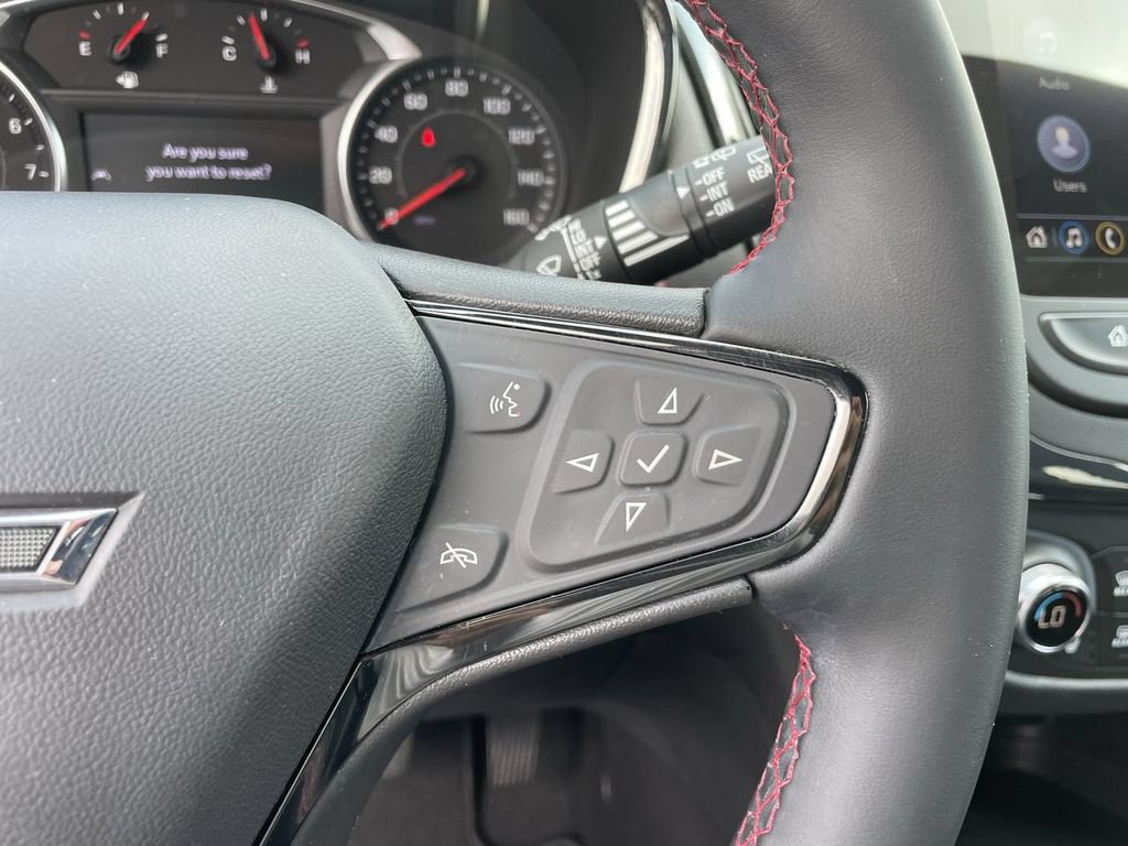 Used 2023 Chevrolet Equinox RS w/ RS Leather Package FWD image 32