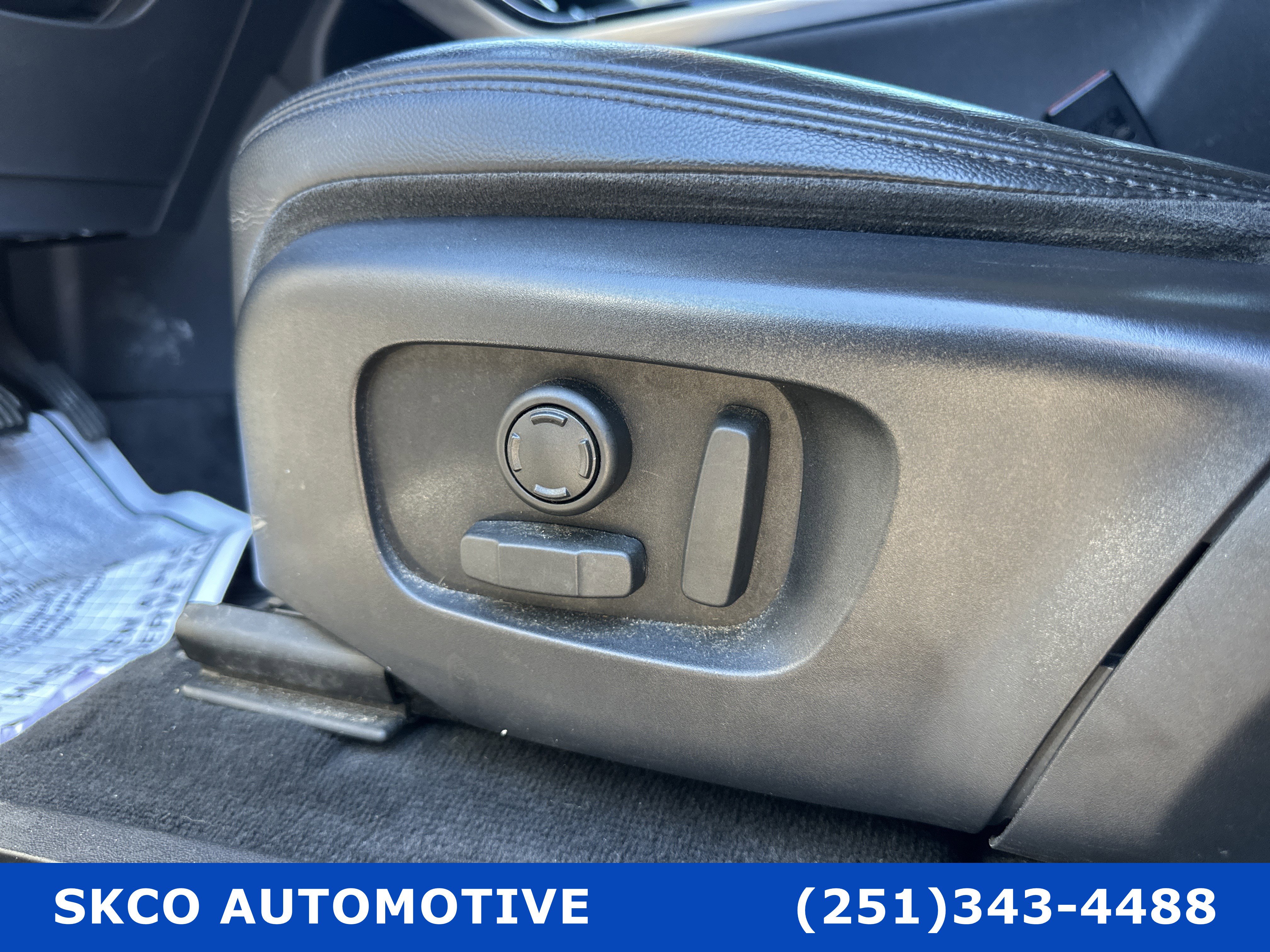 Used 2020 Land Rover Range Rover Evoque SE image 27