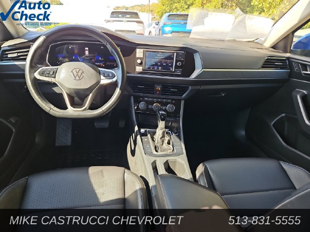 Used 2024 Volkswagen Jetta SE FWD image 11