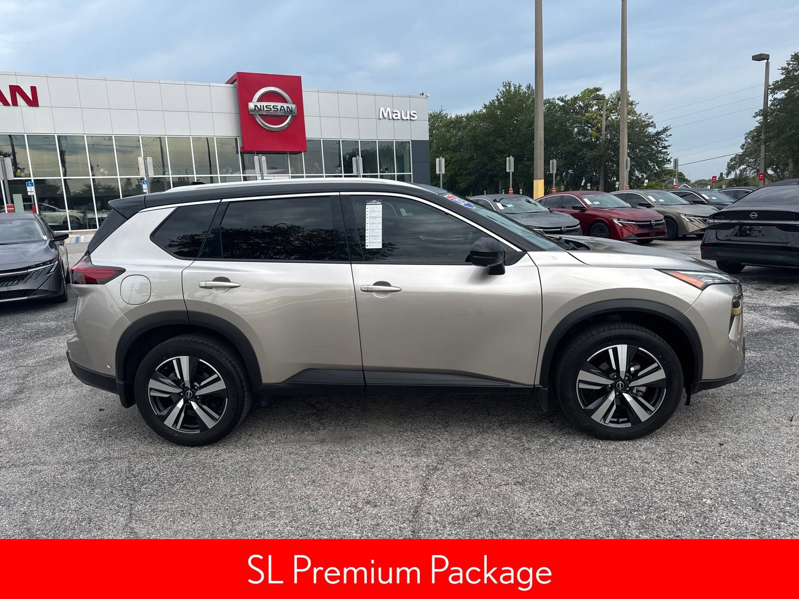 Certified 2025 Nissan Rogue SL w/ SL Premium Package FWD image 4