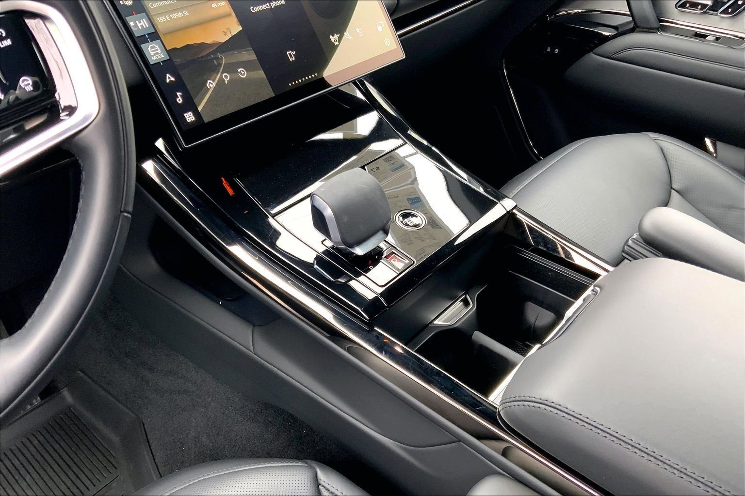 Used 2024 Land Rover Range Rover Sport SE image 16