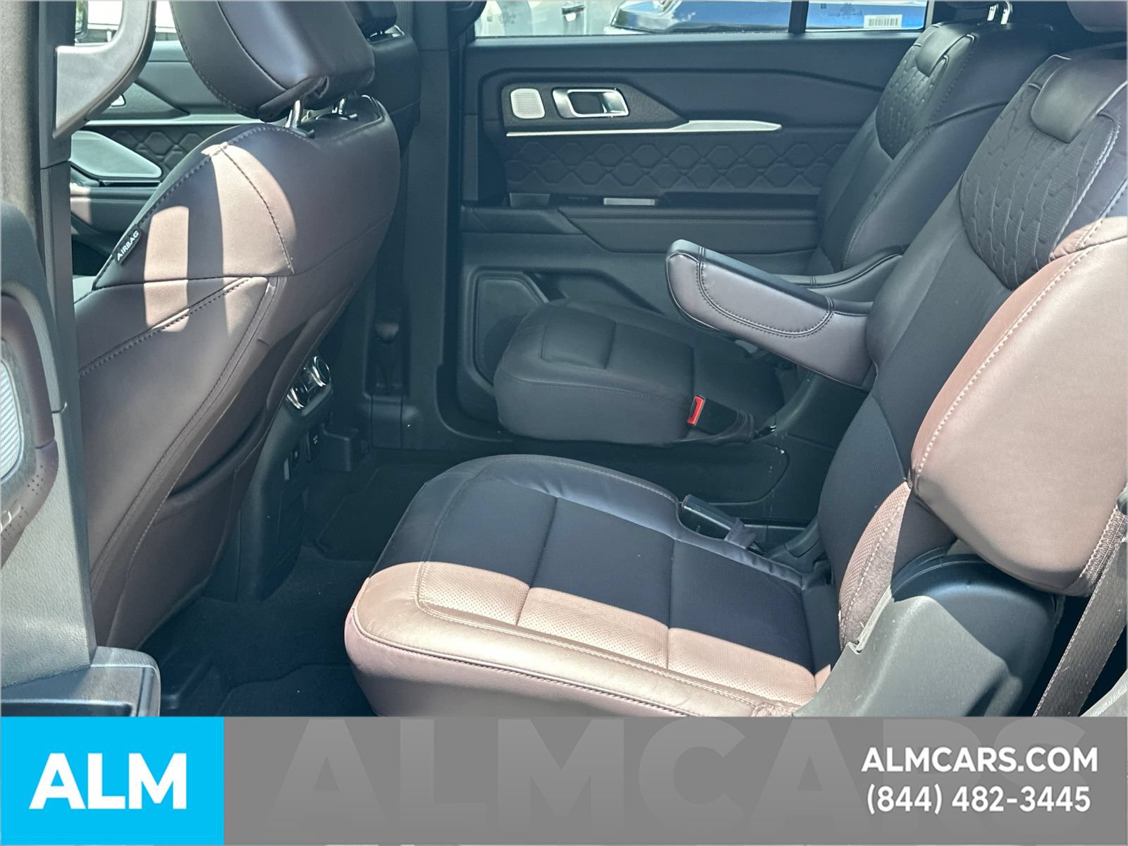 Certified 2026 Ford Explorer Platinum w/ LUX Leather Package AWD/4WD image 24