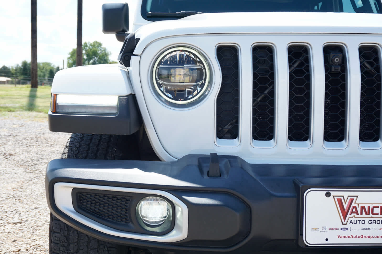 Used 2021 Jeep Wrangler Unlimited Sahara AWD/4WD image 3